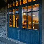 Urikivi House *
